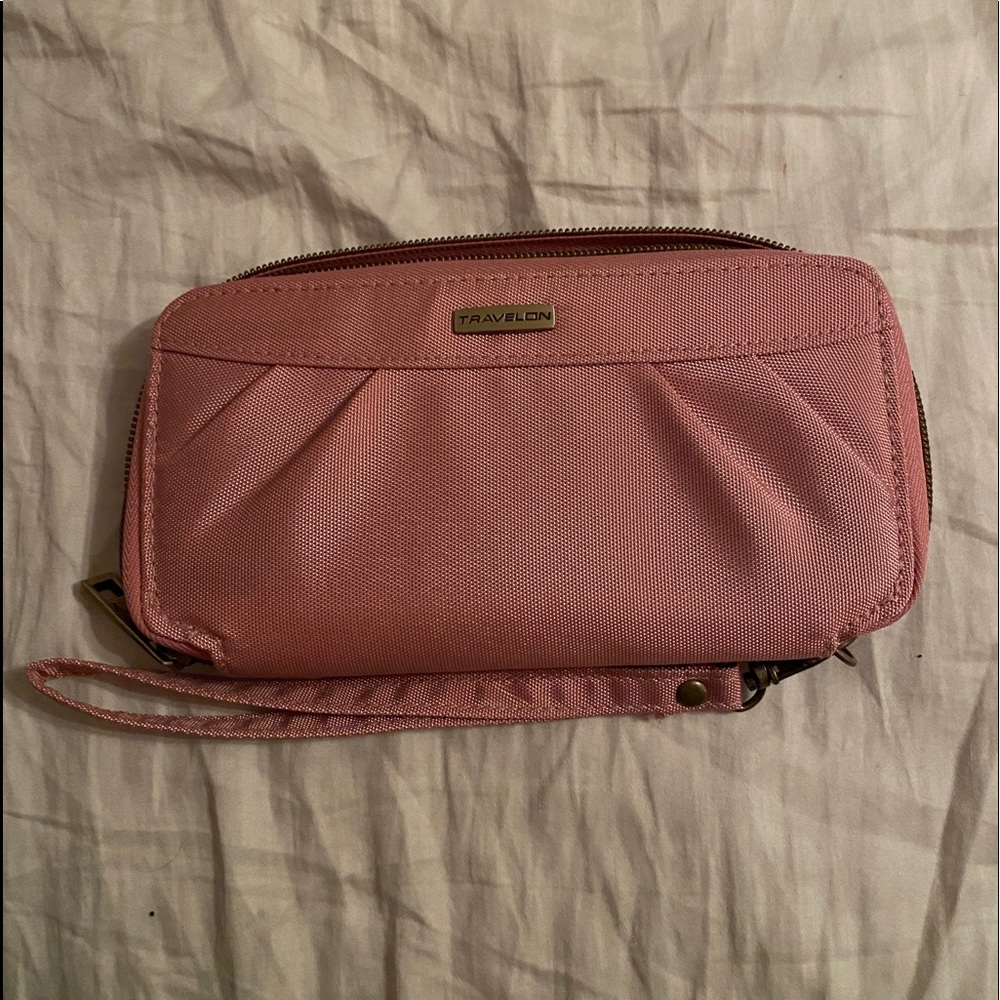 Medium size Travelon wallet. Anti theft